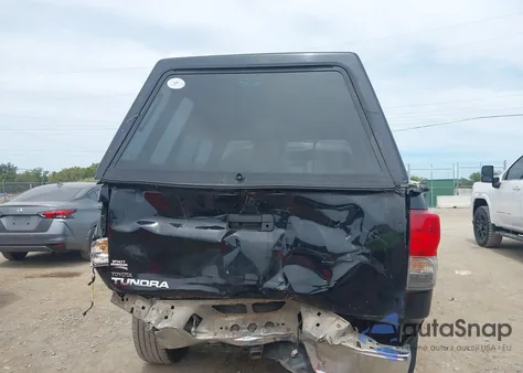 2010 Toyota Tundra Grade 4.6L V8 z USA, uszkodzony, nr VIN 5TFRM5F16AX003955